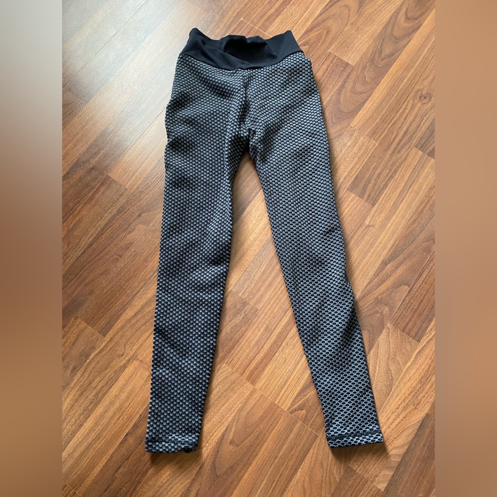 KOR GYM  SCRUNCHBUT LEGGINGS